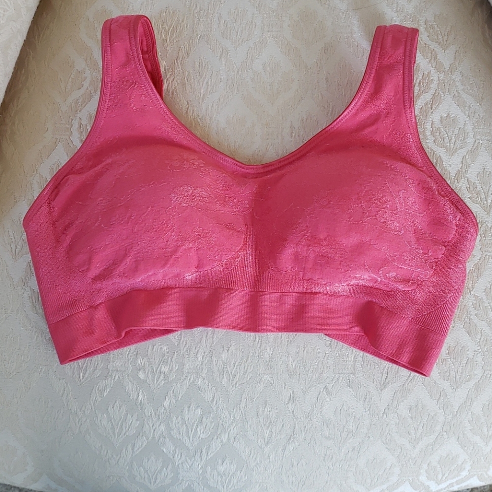 NWOT Bali Comfort Bra size S